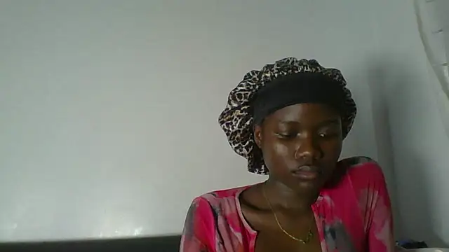 Snapshot of Ebony-Candy chatting on May 18, 6:01 pm Ebony-Candy online show from May 18, 6:01 pm
