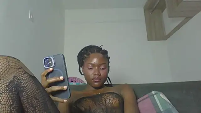 Snapshot of Ebony-Candy chatting on July 11, 7:03 pm Ebony-Candy online show from July 11, 7:03 pm
