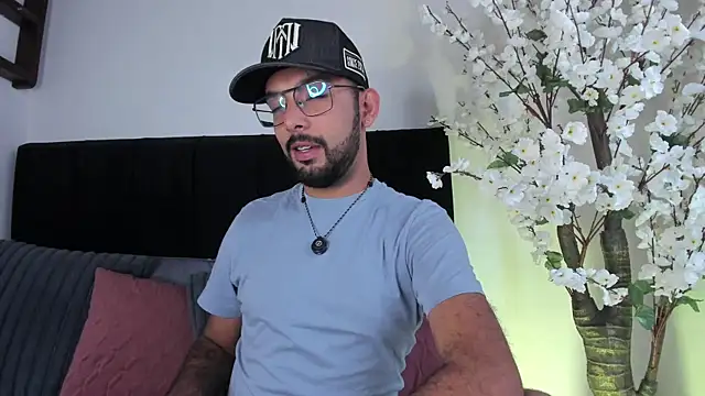 Paulo Dasilva  online show from May 29, 3:51 pm