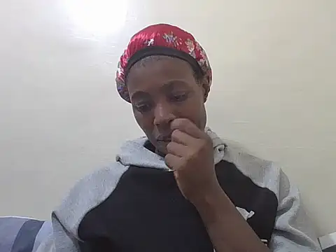 Eebony Bubbly online show from June 14, 6:20 pm