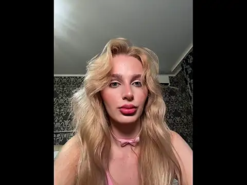 Snapshot of Golden__Daisy chatting on July 4, 9:30 pm Golden Daisy online show from July 4, 9:30 pm