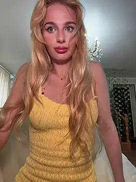 Snapshot of Golden__Daisy chatting on May 28, 12:00 pm Golden Daisy online show from May 28, 12:00 pm