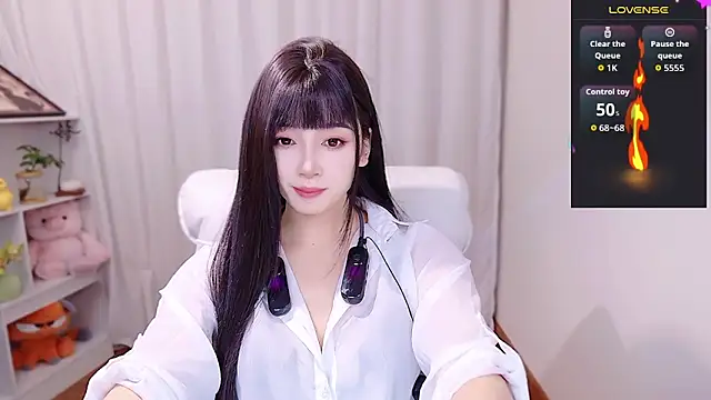 August cat online show from June 13, 9:24 pm