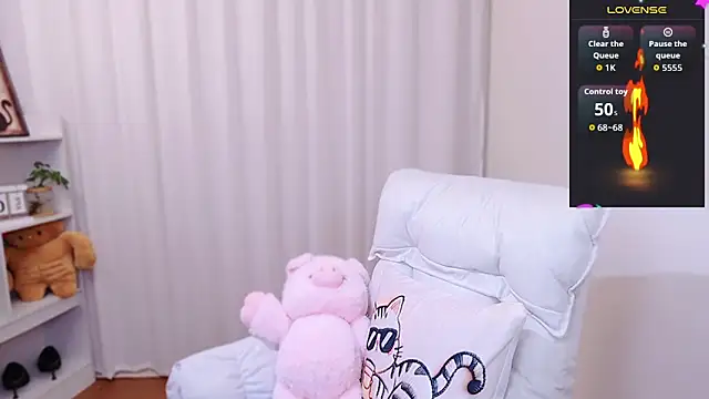 August cat online show from May 19, 9:11 pm