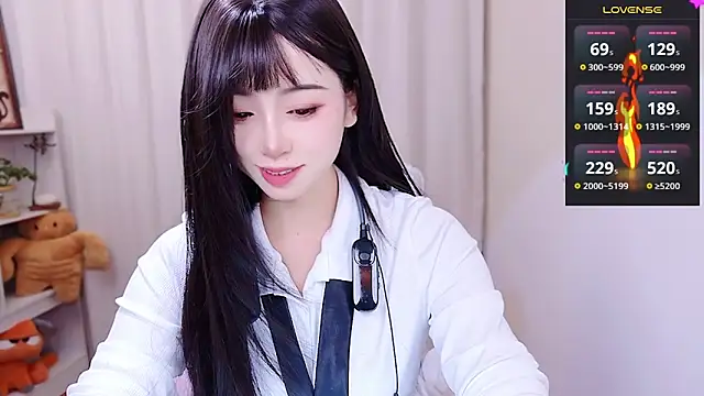 August cat online show from May 28, 9:21 pm