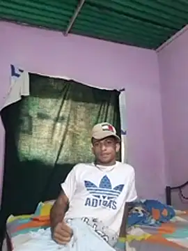 soymartinez2004 online show from August 4, 5:39 pm
