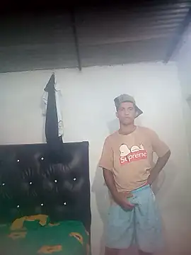 soymartinez2004 online show from June 7, 1:44 am