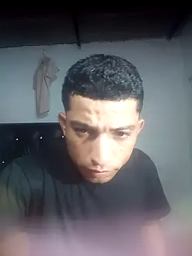 soymartinez2004 online show from May 24, 4:51 pm