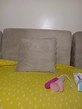 Snapshot of prettymissrose chatting on June 19, 7:41 pm prettymissrose online show from June 19, 7:41 pm