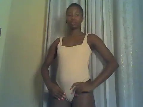 Snapshot of Cuteebony16 chatting on May 28, 6:14 pm Cuteebony16 online show from May 28, 6:14 pm