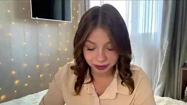 Snapshot of Lia_be_mine chatting on July 8, 7:09 am Lia be mine online show from July 8, 7:09 am