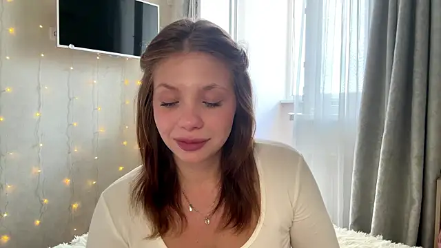 Snapshot of Lia_be_mine chatting on July 4, 8:10 am Lia be mine online show from July 4, 8:10 am