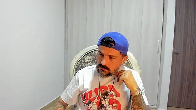 Snapshot of Miguel_angeel_ chatting on June 7, 3:01 am Miguel angeel online show from June 7, 3:01 am