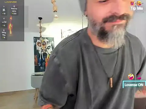 Snapshot of Miguel_angeel_ chatting on June 30, 6:41 pm Miguel angeel online show from June 30, 6:41 pm