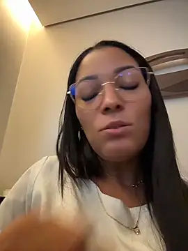 Snapshot of parlia_model chatting on June 1, 2:39 pm parlia model online show from June 1, 2:39 pm