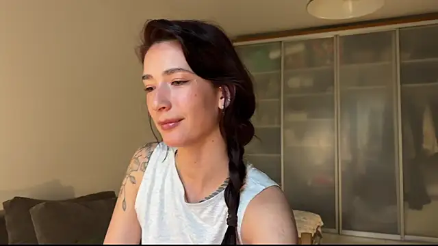 Snapshot of mulaniha chatting on July 10, 5:18 am mulaniha online show from July 10, 5:18 am