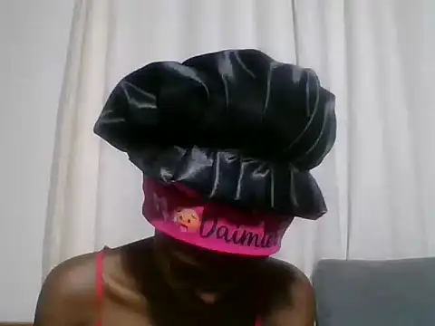 Snapshot of Sleek_petite chatting on July 5, 7:04 am Sleek petite online show from July 5, 7:04 am