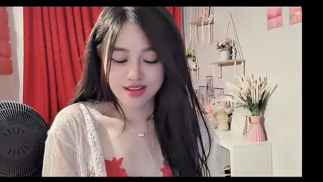 Bee-Cherry online show from June 24, 6:28 pm