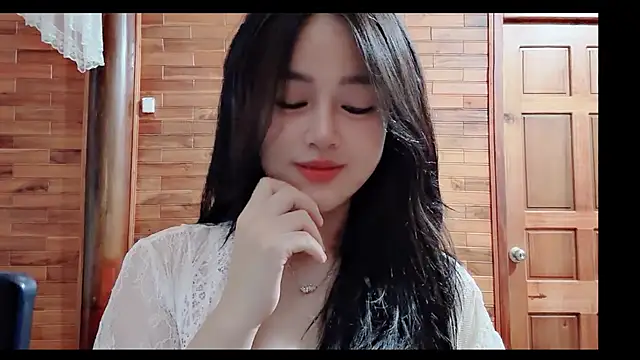 Bee-Cherry online show from June 17, 1:27 am
