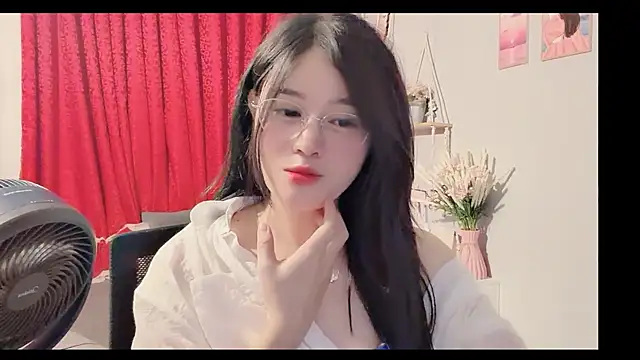 Bee-Cherry online show from June 9, 1:56 pm