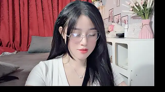 Bee-Cherry online show from May 28, 5:59 am