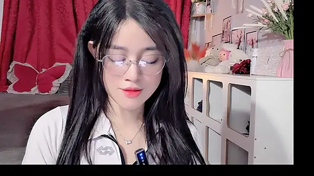 Bee-Cherry online show from May 31, 6:41 am