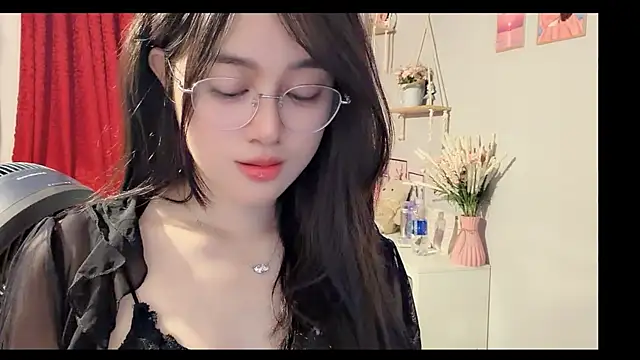 Bee-Cherry online show from June 29, 6:09 am