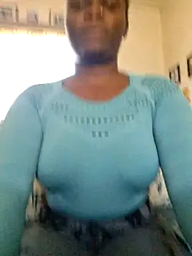 PinkyMonique online show from May 18, 6:18 am
