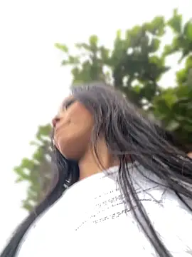 Snapshot of Saraah_bosh chatting on May 31, 10:54 pm Saraah bosh online show from May 31, 10:54 pm