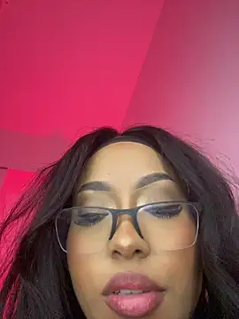 Snapshot of Saraah_bosh chatting on May 21, 1:03 am Saraah bosh online show from May 21, 1:03 am