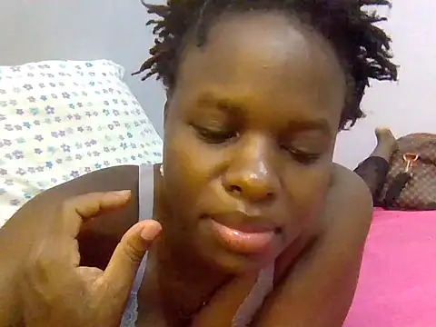 Snapshot of ebonyprincess2 chatting on June 21, 5:57 am ebonyprincess2 online show from June 21, 5:57 am