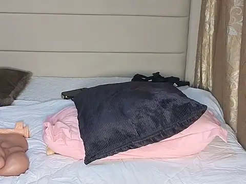 Blackcharmming online show from May 30, 2:29 am