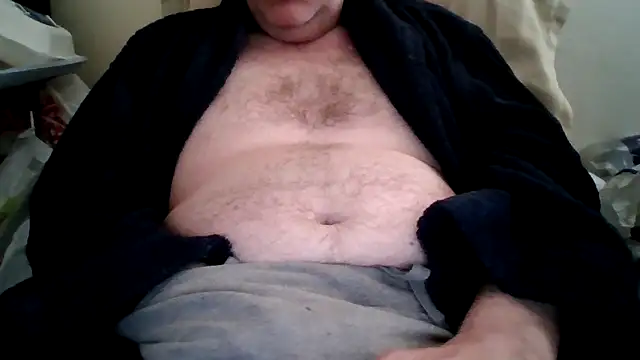 Snapshot of johnboy9781 chatting on June 19, 7:47 am johnboy9781 online show from June 19, 7:47 am