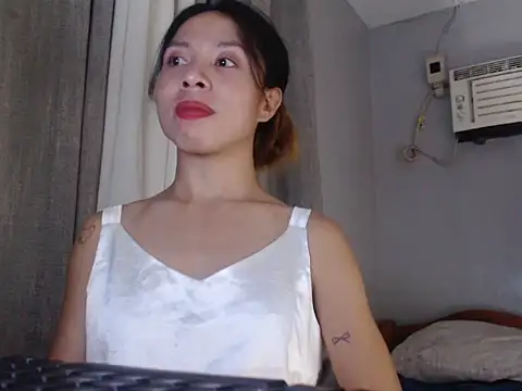 Super Hot BunnyXX online show from June 10, 3:13 pm