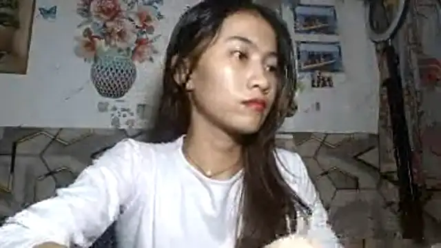 Snapshot of DeeannGunby chatting on June 7, 4:34 pm DeeannGunby online show from June 7, 4:34 pm
