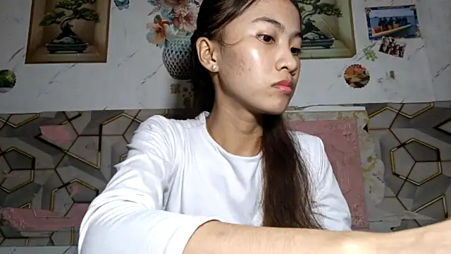 Snapshot of DeeannGunby chatting on May 31, 4:13 pm DeeannGunby online show from May 31, 4:13 pm