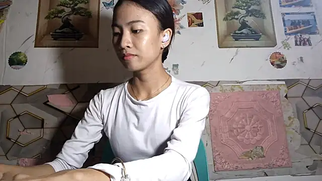Snapshot of DeeannGunby chatting on May 28, 4:57 pm DeeannGunby online show from May 28, 4:57 pm