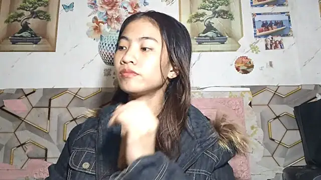 Snapshot of DeeannGunby chatting on July 12, 4:19 pm DeeannGunby online show from July 12, 4:19 pm