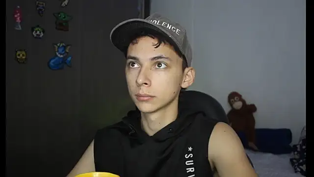 archi love online show from December 8, 10:36 pm