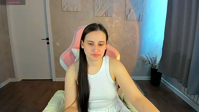 Snapshot of Elizabet_Colllins chatting on June 18, 1:48 am Elizabet Colllins online show from June 18, 1:48 am