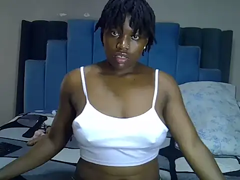 Snapshot of melanin_moon chatting on June 1, 11:21 am melanin moon online show from June 1, 11:21 am