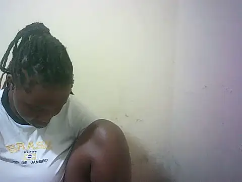 Snapshot of Irresistibleprincess02 chatting on June 23, 8:23 am Irresistibleprincess02 online show from June 23, 8:23 am