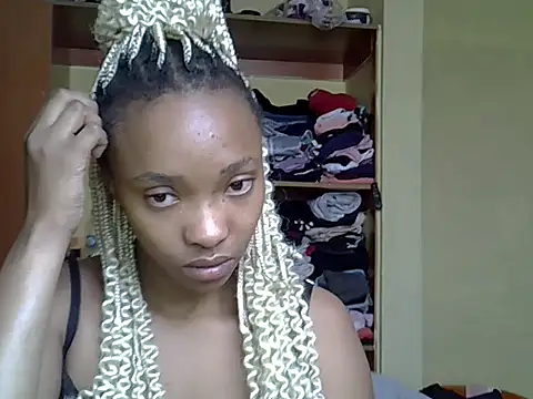 pretty jazminee1 online show from May 19, 7:15 am
