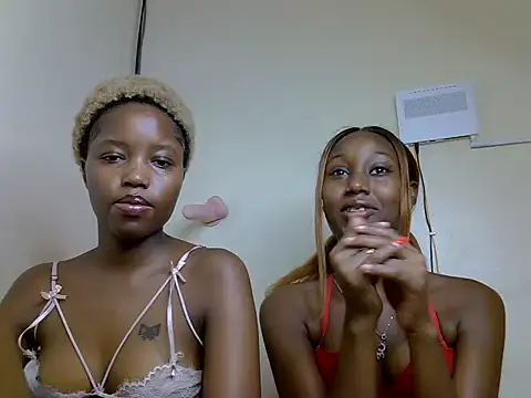 Pretty kitty48 online show from June 3, 2:07 pm