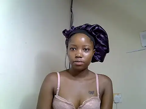 Pretty kitty48 online show from June 18, 12:54 pm