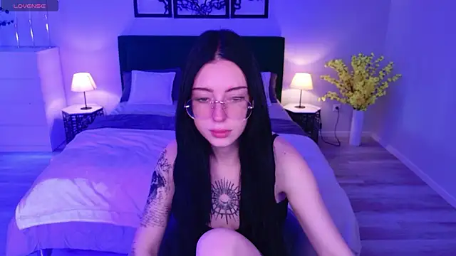 Snapshot of AlexisBliss chatting on July 4, 4:52 am AlexisBliss online show from July 4, 4:52 am