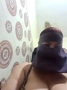 Snapshot of chirin_sexy chatting on June 4, 3:28 pm chirin sexy online show from June 4, 3:28 pm