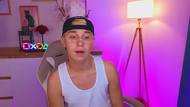 e1v1s online show from July 5, 9:43 pm