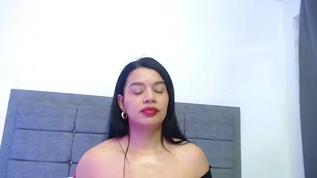 Emily milfF online show from May 30, 11:38 am