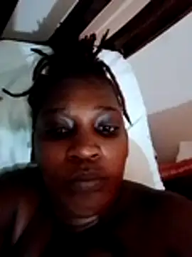 Snapshot of Queeny12 chatting on July 8, 7:31 am Queeny12 online show from July 8, 7:31 am